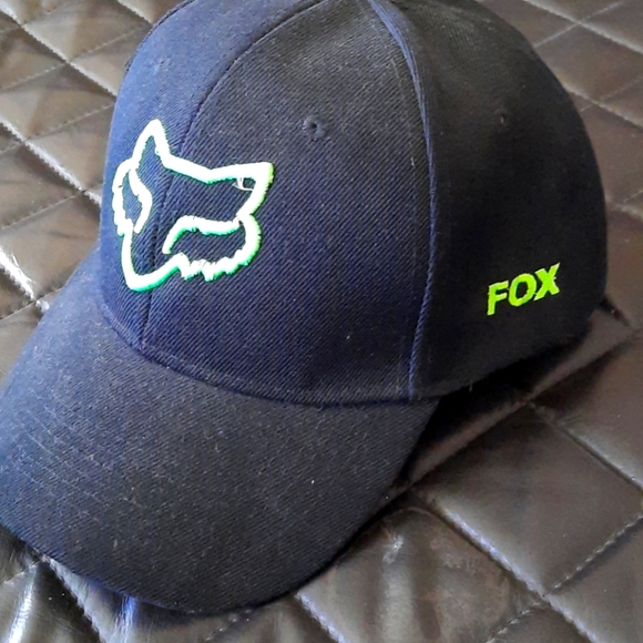 Fox hat black with lime green - Picture 2 of 2